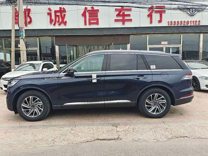Фото 4 - Lincoln Aviator