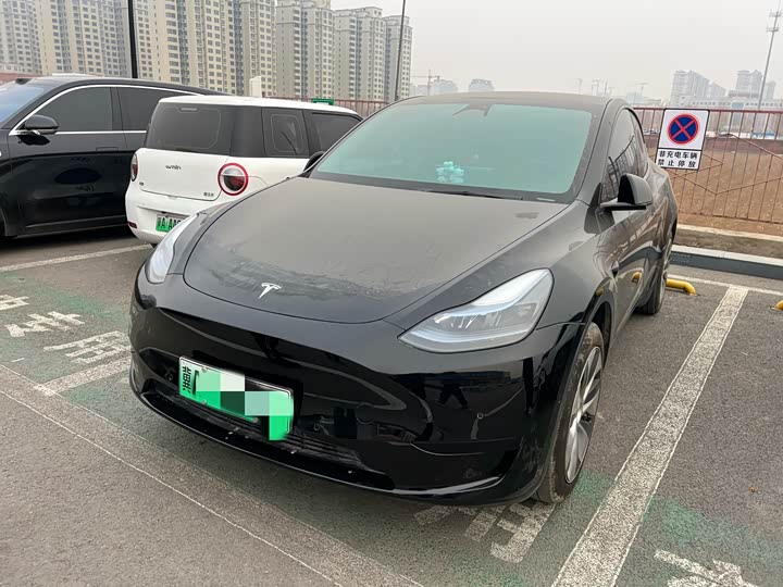 Фото 1 - Tesla Model Y