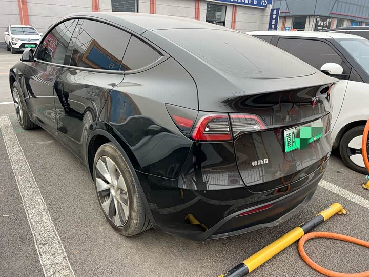 Фото 9 - Tesla Model Y
