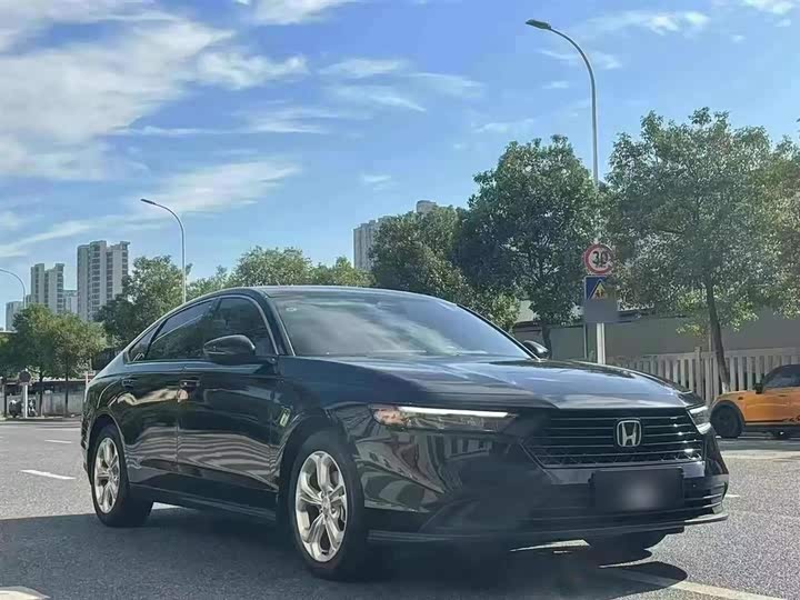 Фото 4 - Honda Accord