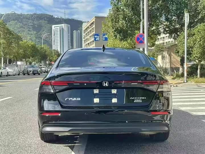 Фото 6 - Honda Accord