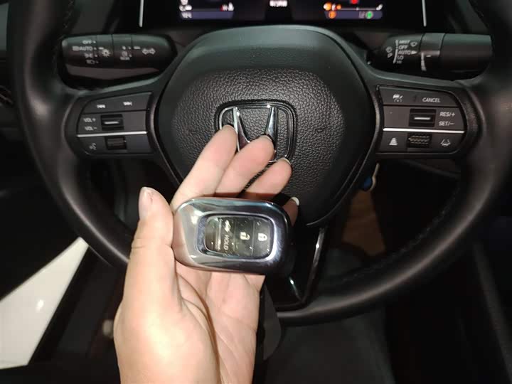 Фото 9 - Honda Accord