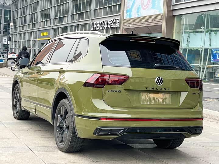 Фото 4 - Volkswagen Tiguan L Pro