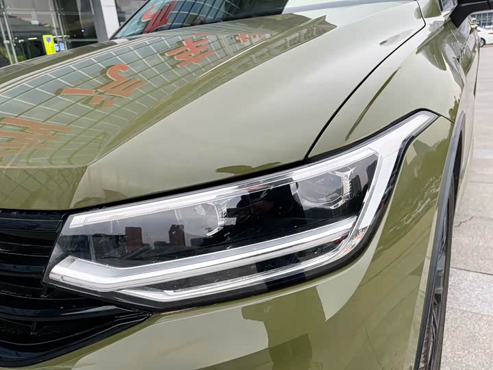 Фото 8 - Volkswagen Tiguan L Pro