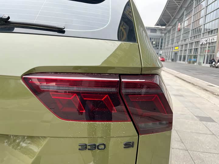 Фото 9 - Volkswagen Tiguan L Pro