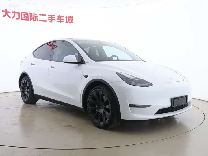 Фото 3 - Tesla Model Y