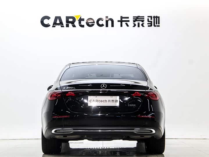 Фото 5 - Mercedes-Benz E-Class