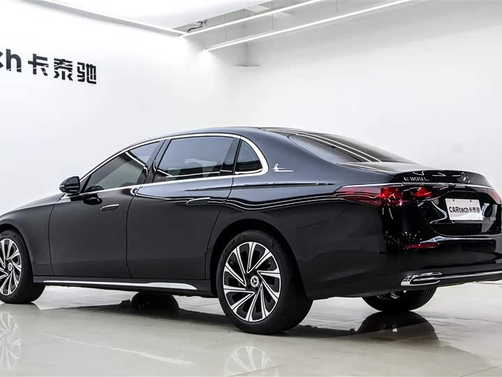 Фото 6 - Mercedes-Benz E-Class