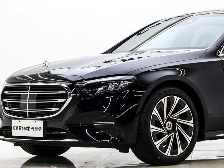 Фото 7 - Mercedes-Benz E-Class