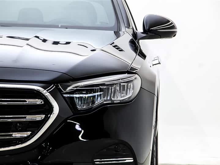 Фото 9 - Mercedes-Benz E-Class