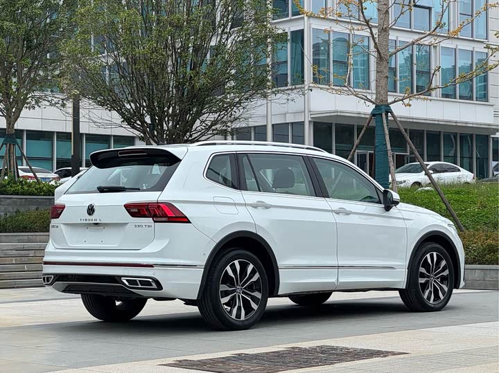 Фото 7 - Volkswagen Tiguan L Pro