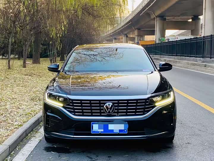 Фото 2 - Volkswagen Passat