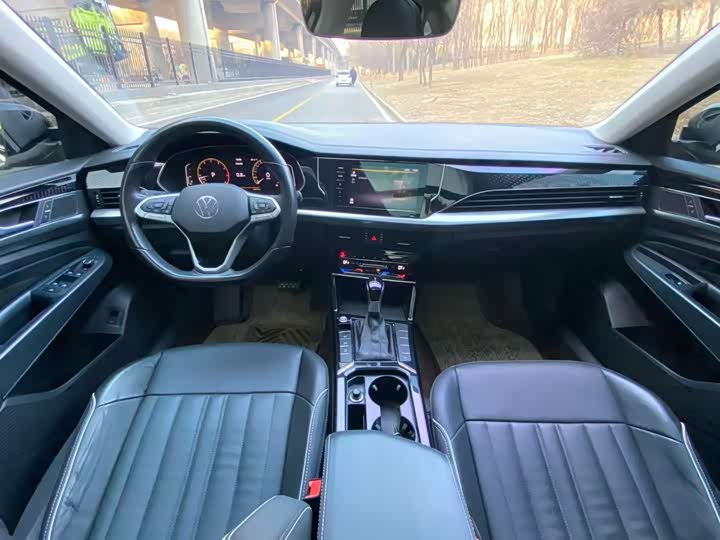 Фото 8 - Volkswagen Passat