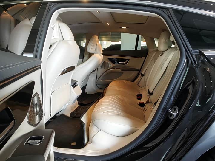 Фото 7 - Mercedes-Benz EQS