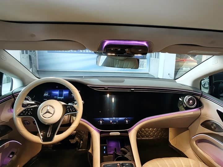 Фото 8 - Mercedes-Benz EQS