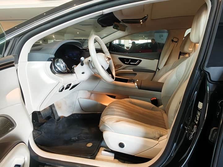 Фото 9 - Mercedes-Benz EQS