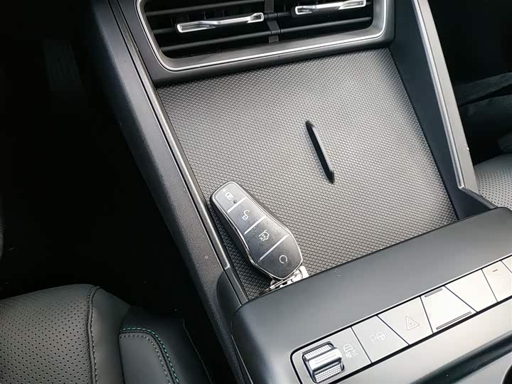 Фото 9 - BYD Qin L