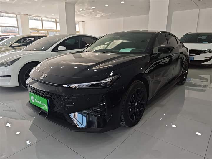 Фото 2 - Changan UNI-V