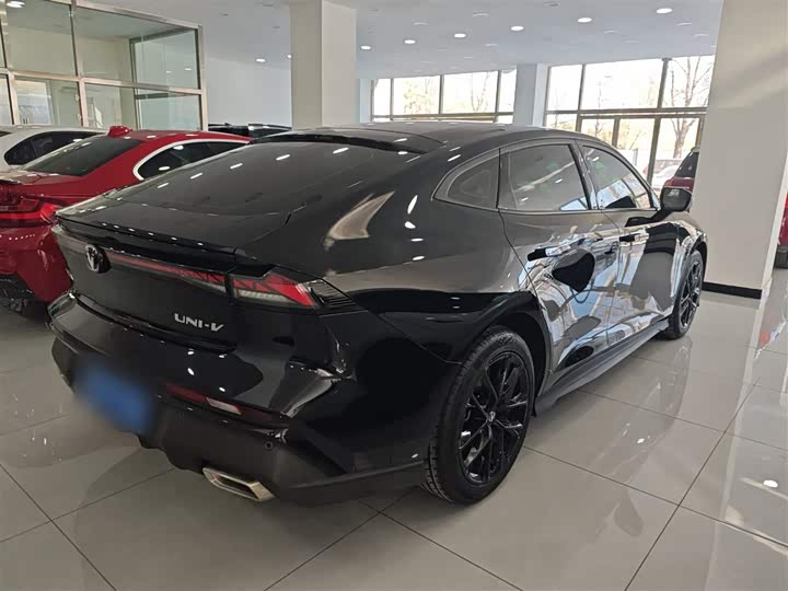 Фото 7 - Changan UNI-V