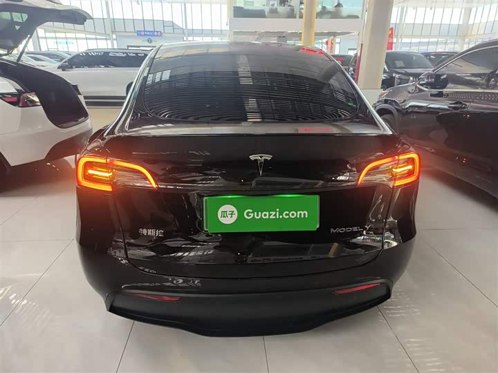 Фото 6 - Tesla Model Y