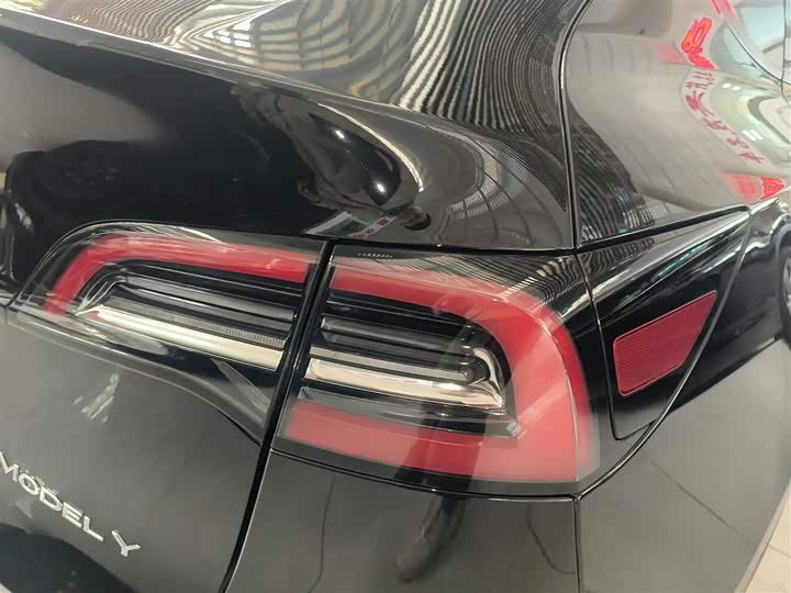 Фото 8 - Tesla Model Y