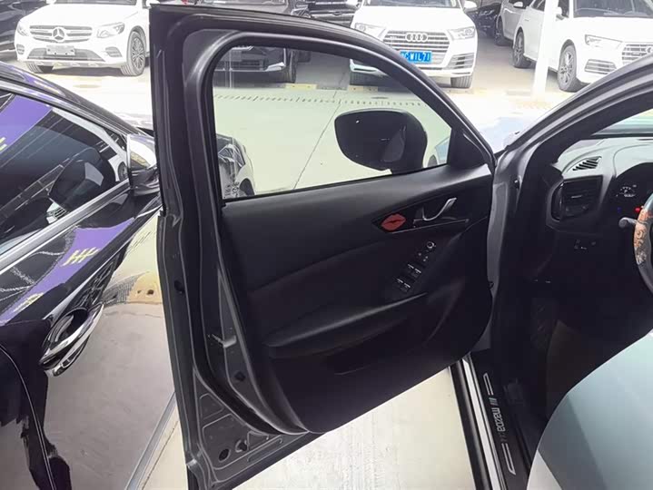 Фото 7 - Mazda CX-4