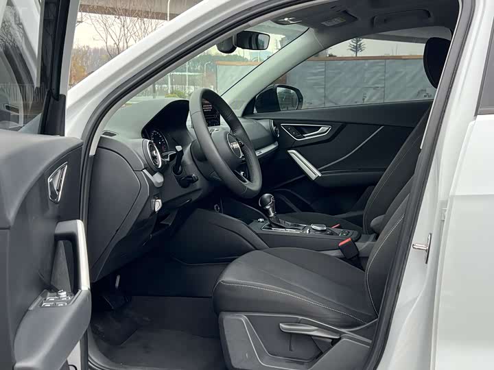 Фото 4 - Audi Q2L