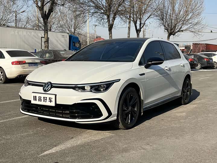 Фото 1 - Volkswagen Golf