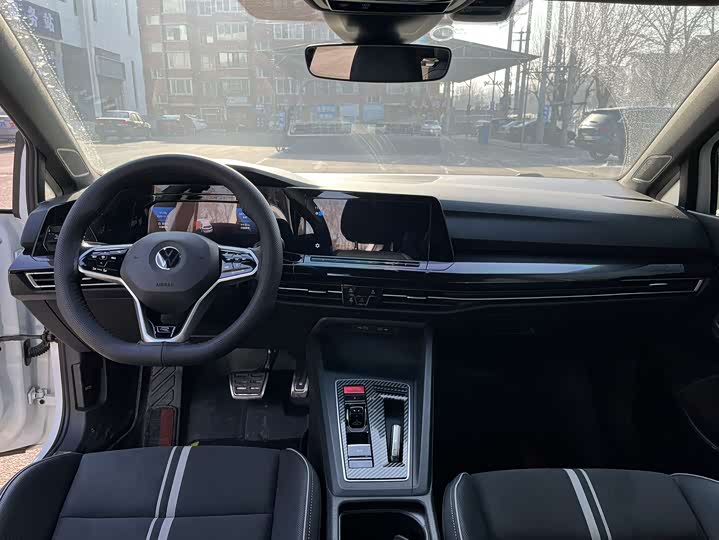 Фото 6 - Volkswagen Golf