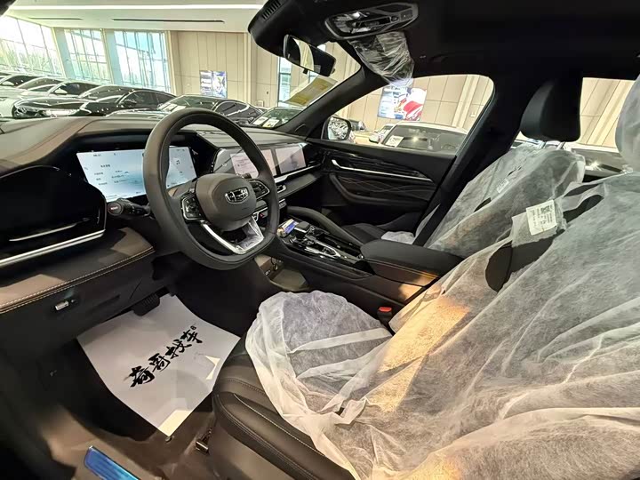 Фото 7 - Geely Monjaro