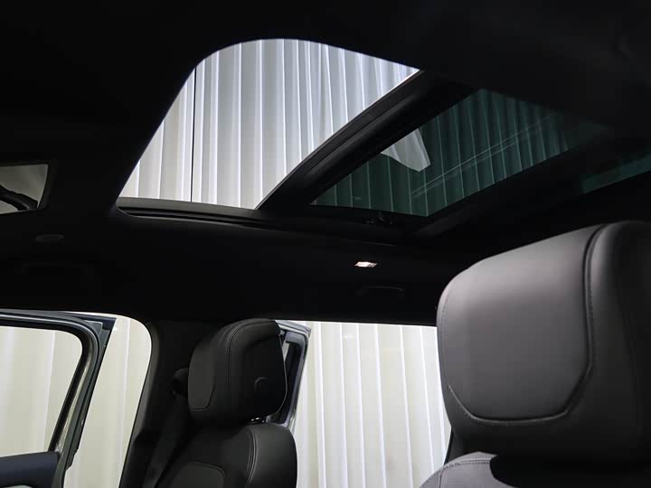 Фото 7 - Land Rover Defender