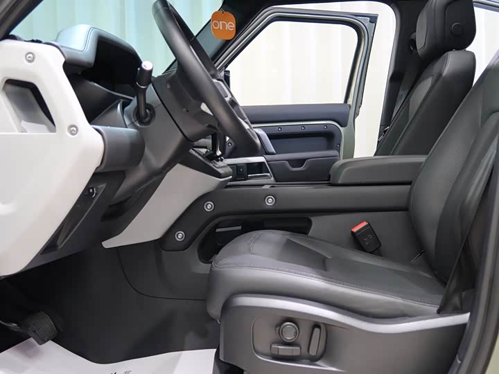 Фото 8 - Land Rover Defender