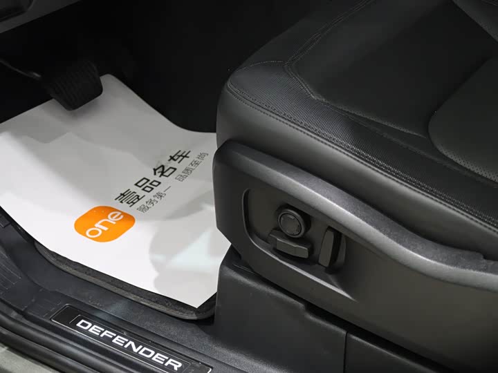 Фото 9 - Land Rover Defender