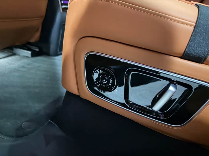 Фото 8 - LiXiang L7