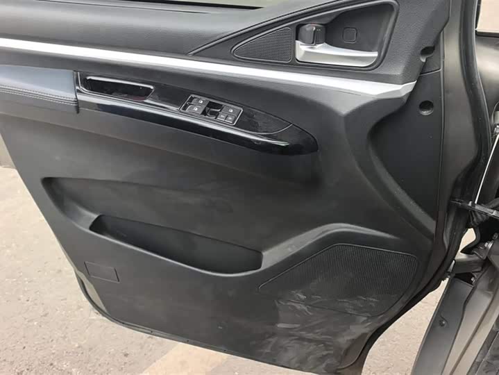 Фото 7 - Dongfeng Forthing Lingzhi M5