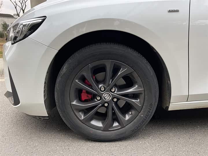 Фото 8 - Buick Verano