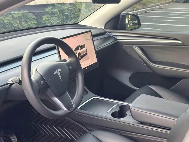 Фото 4 - Tesla Model Y