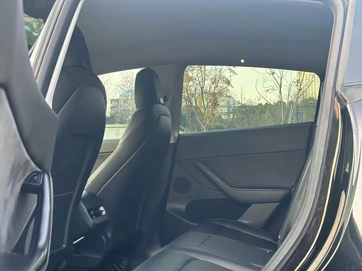 Фото 5 - Tesla Model Y