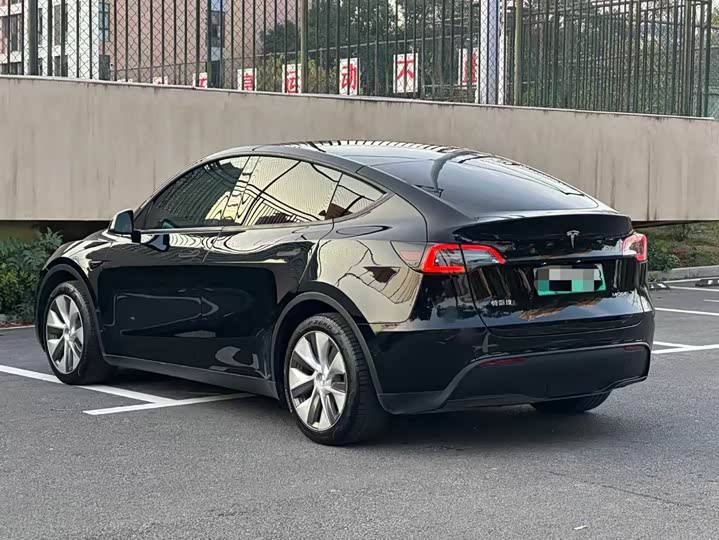 Фото 7 - Tesla Model Y