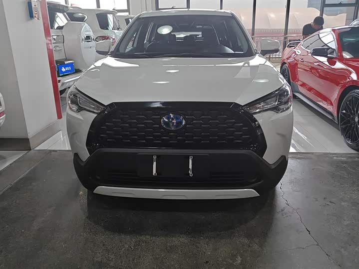 Фото 2 - Toyota Corolla Cross