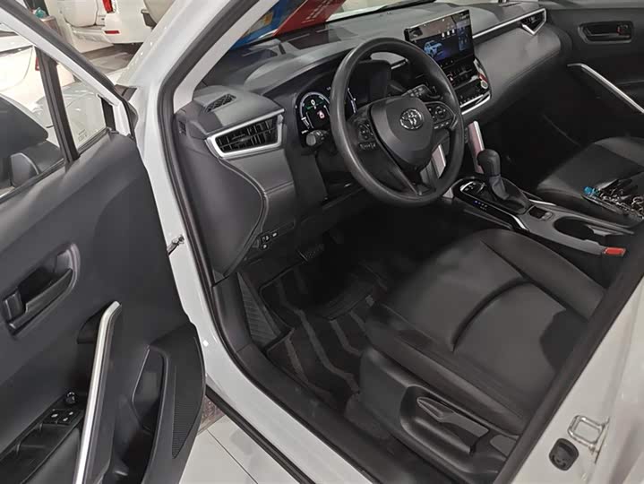 Фото 9 - Toyota Corolla Cross