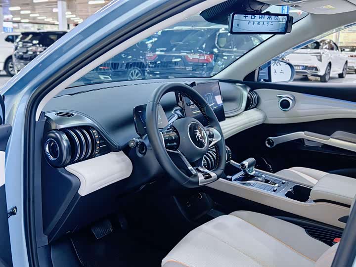 Фото 9 - BYD Yuan Plus