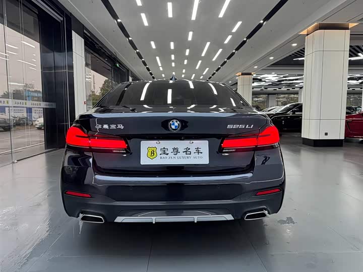 Фото 5 - BMW 5 Series