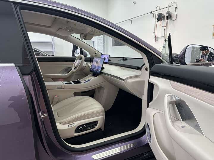 Фото 5 - Luxeed R7