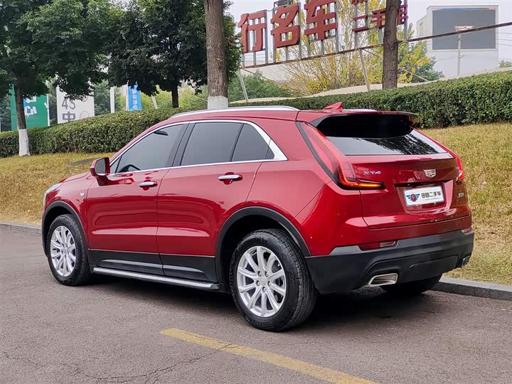 Фото 4 - Cadillac XT4
