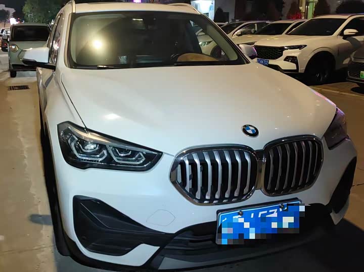Фото 2 - BMW X1