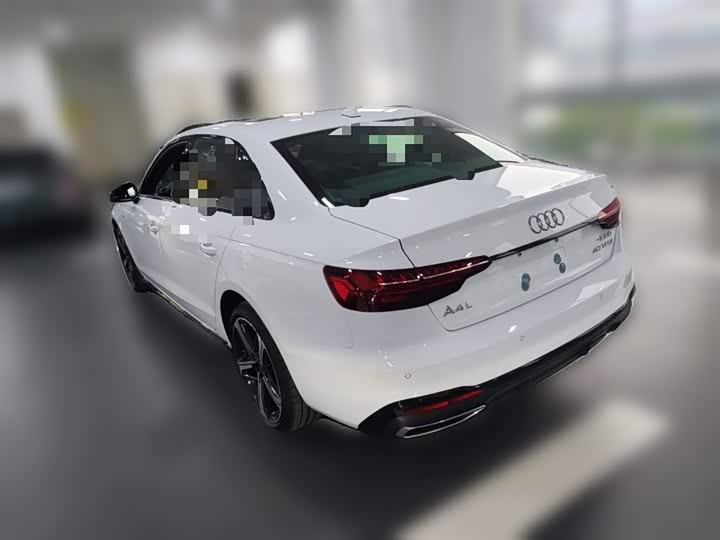 Фото 9 - Audi A4L