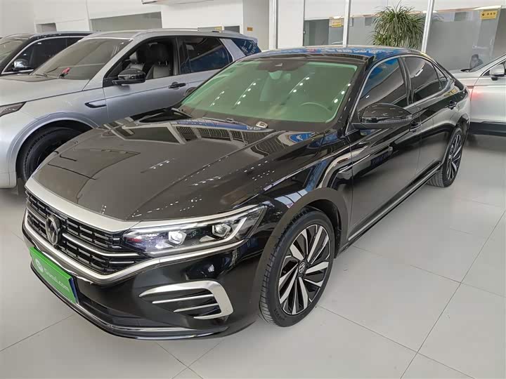 Фото 2 - Volkswagen Passat