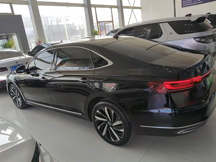 Фото 5 - Volkswagen Passat