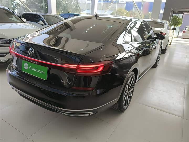 Фото 7 - Volkswagen Passat